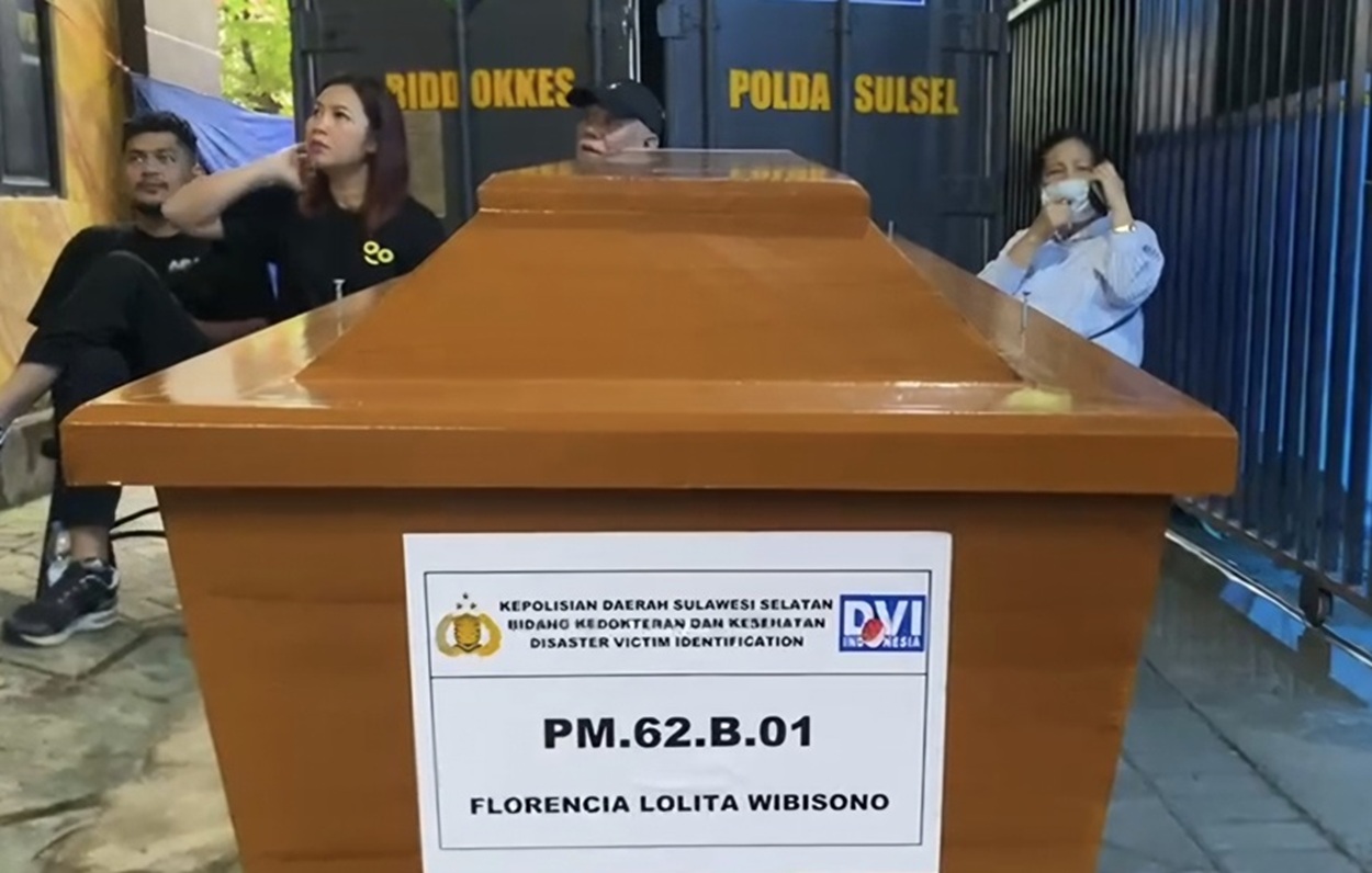 DVI Serahkan Jenazah Florencia Lolita ke pihak keluarga