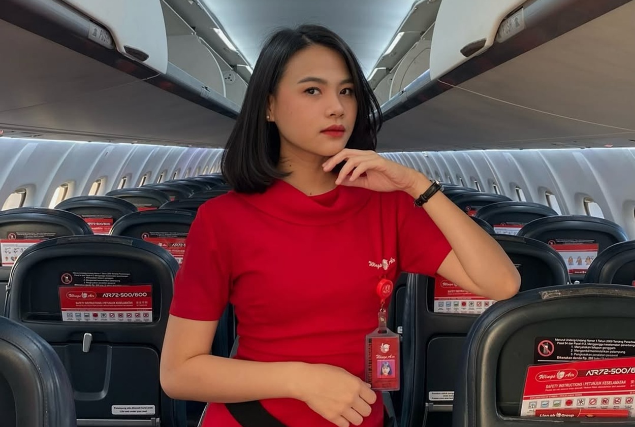 FLORENCIA LOLITA WIBISONO, Pramugari Pesawat ATR 42-500 yang Hilang, IG-nya Banjir Air Mata