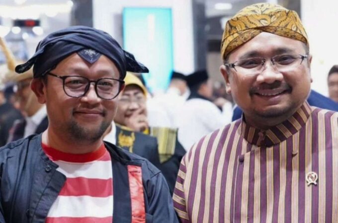 Gus Alex (Kiri), Eks Stafsus Yaqut Cholil Qoumas Juga Tersangka Korupsi Kuota Haji