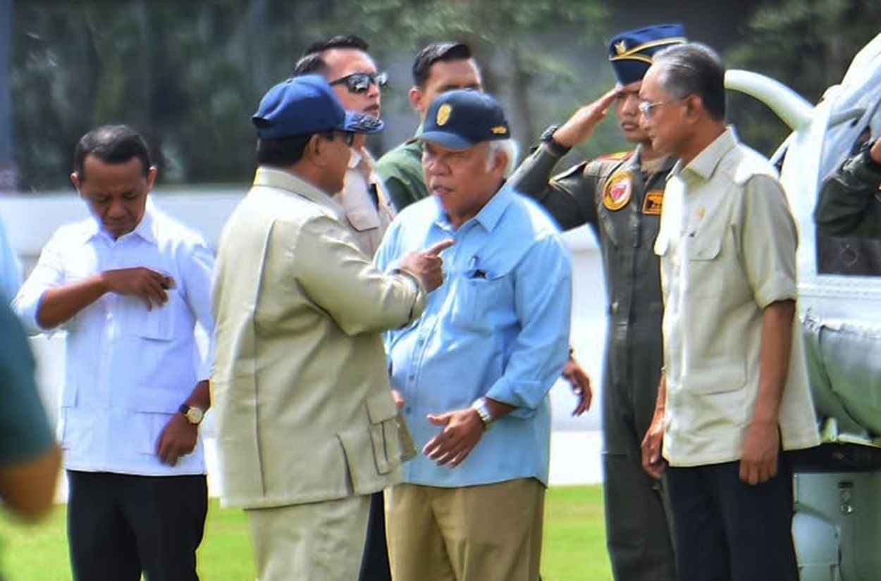 Kepala OIKN Basuki Hadimuljono menyambut kedatangan Presiden Prabowo ke IKN.