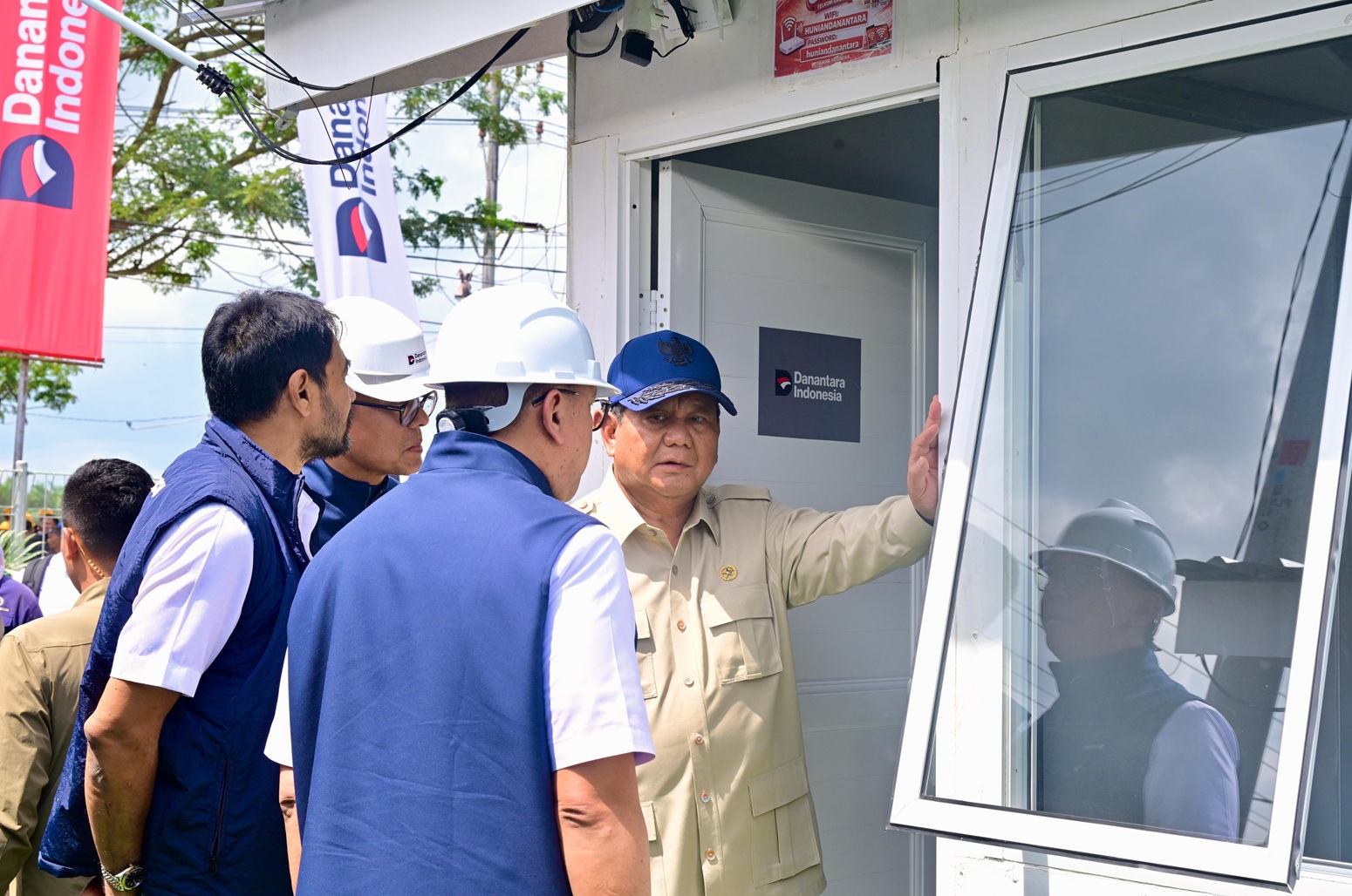 Presiden Prabowo Tinjau Pembangunan Huntara di Aceh