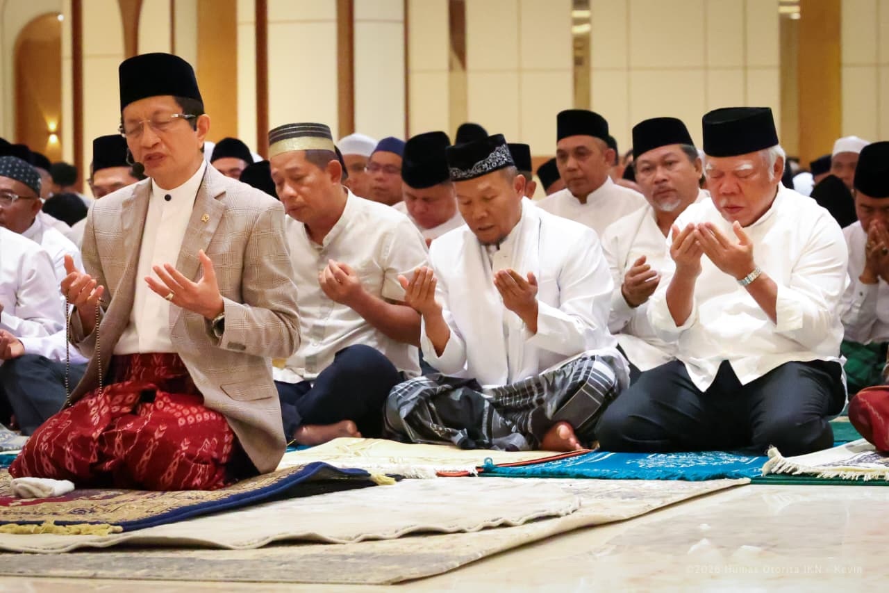 Sholat Subuh Perdana di Masjid Negara IKN, Menteri Agama Jadi Imam