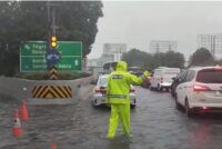 Dampak cuaca ekstrem Jakarta 12 Januari 2026