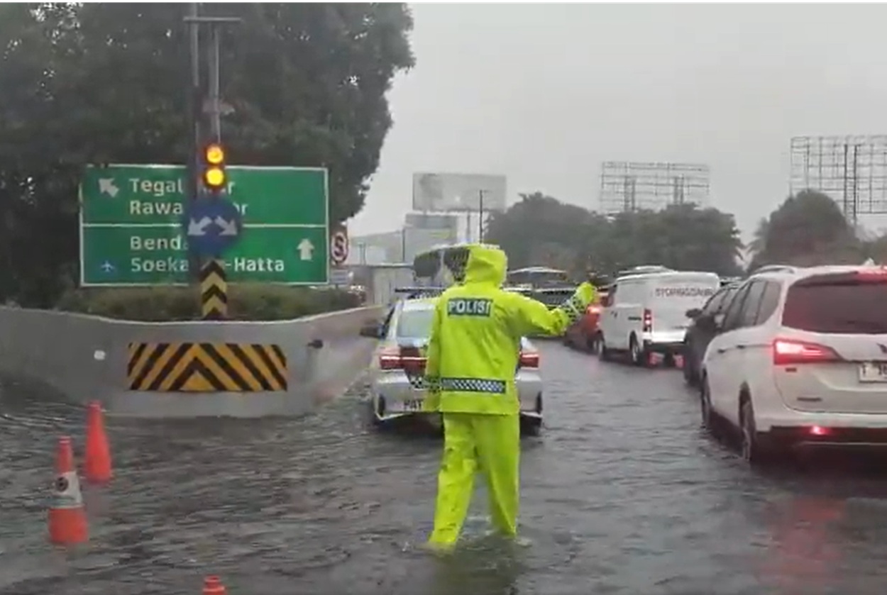 Dampak cuaca ekstrem Jakarta 12 Januari 2026