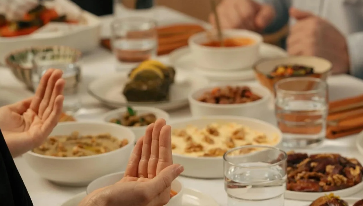 Berhenti Makan Nasi Duluan, Mulai Berbuka dengan Sayur, Bukan Gorengan