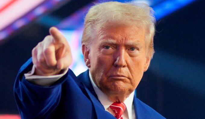 Trump Bersumpah Iran Tak Akan Pernah Genggam Nuklir