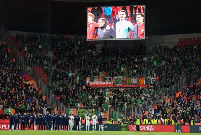 Sammie Szmodics cedera Irlandia Ceko