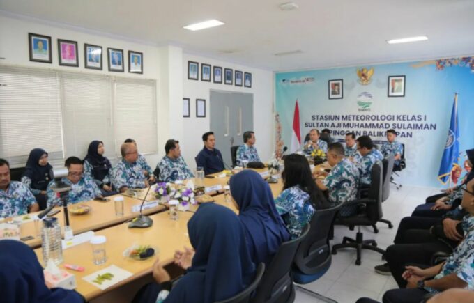 BMKG menegaskan komitmennya untuk melakukan upgrade besar-besaran terhadap peran UPT Stasiun BMKG di Balikpapan dan Samarinda.