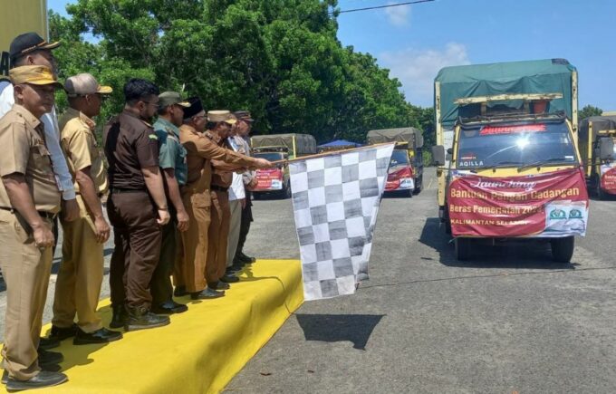 Bulog Kalsel menyalurkan bantuan pangan ke 31.406 Penerima Bantuan Pangan (PBP) se-Kabupaten Tanah Laut dengan total beras sebanyak 628.120 kilogram.