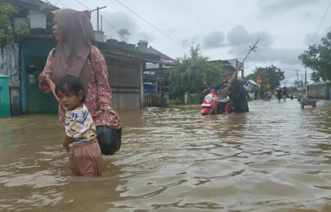 (BMKG) Kotawaringin Timur (Kotim), Kalimantan Tengah, mengimbau masyarakat untuk meningkatkan kewaspadaan terhadap potensi bencana hidrometeorologi