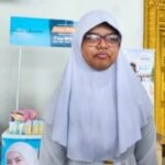 Aila Afifah (13 tahun) jadi calon haji termuda di Indonesia.Siswa kelas VI SD LKIA Pontianank ini akan berangkat bersama ayah dan bibinya.