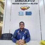 Disdikbud Kalsel menyediakan kanal informasi publik berupa helpdesk, hotline, dan operator di tingkat sekolah dan dinas