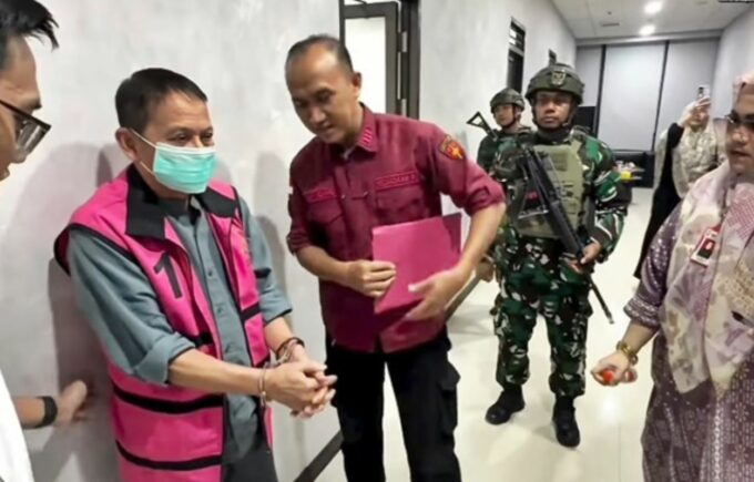 Penyidik resmi melakukan penahanan terhadap mantan Kadistamben Kabupaten Kutai Kartanegara (Kukar).