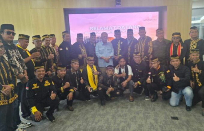 Pengkajian lahan khusus untuk pendirian Paser Center, sebuah wadah untuk melestarikan identitas suku asli di wilayah tersebut.