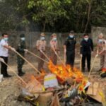 Bertempat di Pos Lintas Batas Negara (PLBN) Aruk, sejumlah komoditas ilegal yang diselundupkan dari Malaysia resmi dihancurkan.