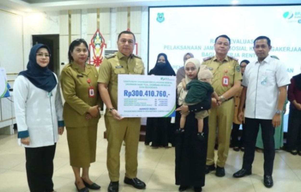 angka kepesertaan jaminan sosial pekerja rentan di wilayah ini justru menurun yang mengkhawatirkan.