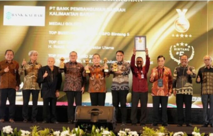 Prestasi luar biasa Bank Kalbar dengan menorehkan pencapaian monumental di panggung nasional melalui raihan TOP BUMD Awards 2026.