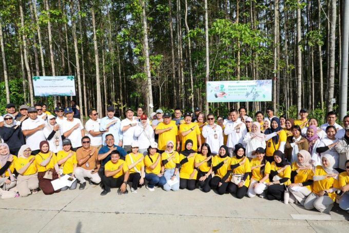 RS Hermina di IKN: Gandeng Pak Bas, Tanam Masa Depan di Miniatur Hutan Hujan Tropis!