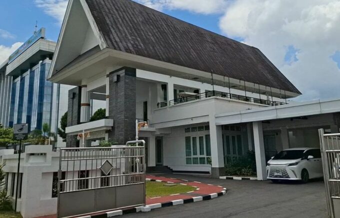 Rumah Mewah Gubernur Kaltim