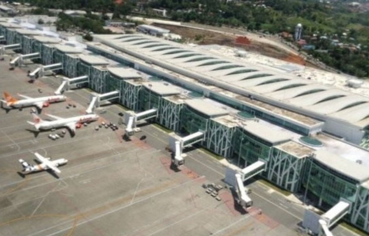 Bandara Internasional SAMS Sepinggan Kota Balikpapan mengajukan kepada Otorita Bandara Wilayah VII agar Bandara Aji Pangeran Tumenggung (APT) Pranoto Kota Samarinda dapat digunakan sebagai bandara alternatif