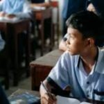 Pemerintah daerah memastikan bahwa kembalinya siswa ke sekolah bukan sekadar memindahkan lokasi belajar, melainkan upaya mengembalikan esosial dan kualitas pendidikan