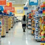 Pemerintah Kabupaten Kotawaringin Timur (Kotim) kini memasang target tinggi terhadap keberadaan Swalayan UMKM Sampit.