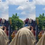 mahasiswa secara tegas menyerahkan dokumen berisi Tiga Tuntutan Utama yang menjadi akar kemarahan masyarakat