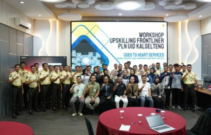 PT PLN (Persero) Unit Induk Distribusi Kalselteng terus perkuat kualitas layanan pelanggan melalui upskilling seluruh petugas frontliner.