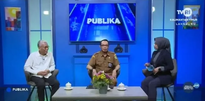 Kepala Bidang Perdagangan DPPKUKM Kaltim, Ali Wardana (tengah).