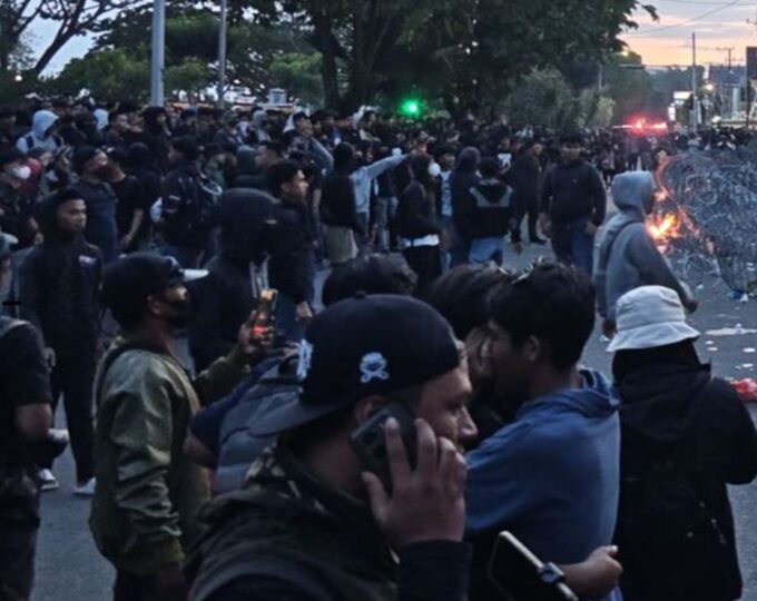 Tuntutan Mundur Gubernur Rudy Mas’ud