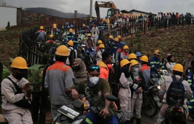 Sebanyak 1.500 pekerja di sektor pertambangan dikabarkan berada dalam ancaman PHK massal yang bukan sekadar angka statistik