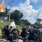 Massa sudah berkumpul bersiap aksi demo di kantor Gubernur Kaltim