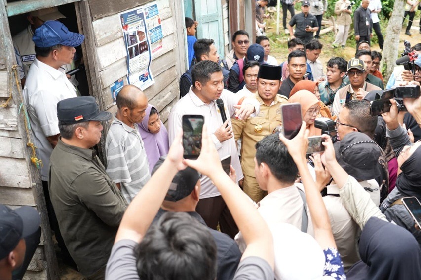 Program bedah rumah Kaltim digeber, kuota naik jadi 3.000 unit. Jadwal dipercepat, Balikpapan jadi fokus utama pemerintah.