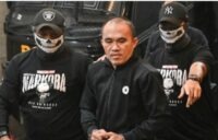 Mantan Kasat Resnarkoba Polres Kutai Barat, AKP Deky Jonatan Sasiang, dilaporkan tiba di gedung Badan Reserse Kriminal (Bareskrim) Polri.